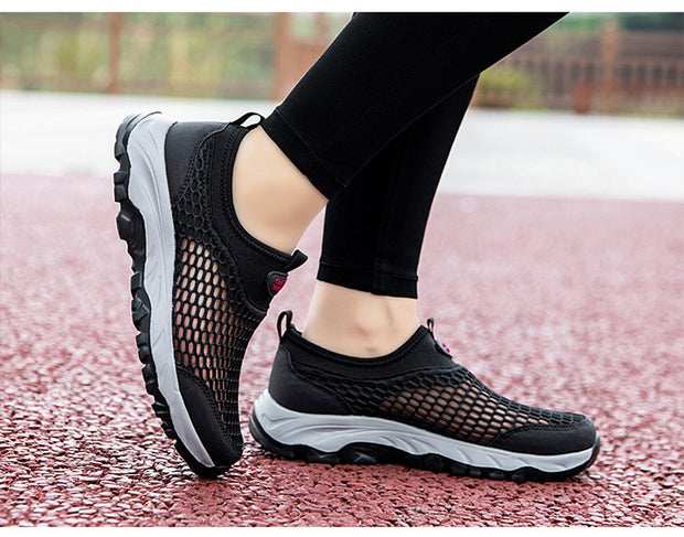 Breathable Mom Large Mesh Walking Shoes