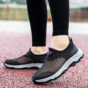 Breathable Mom Large Mesh Walking Shoes